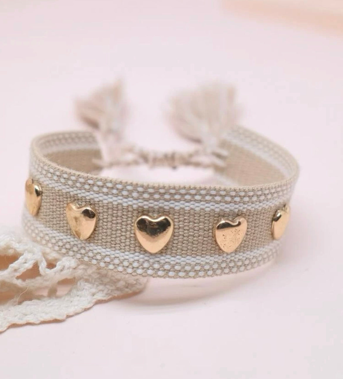 BRACELET