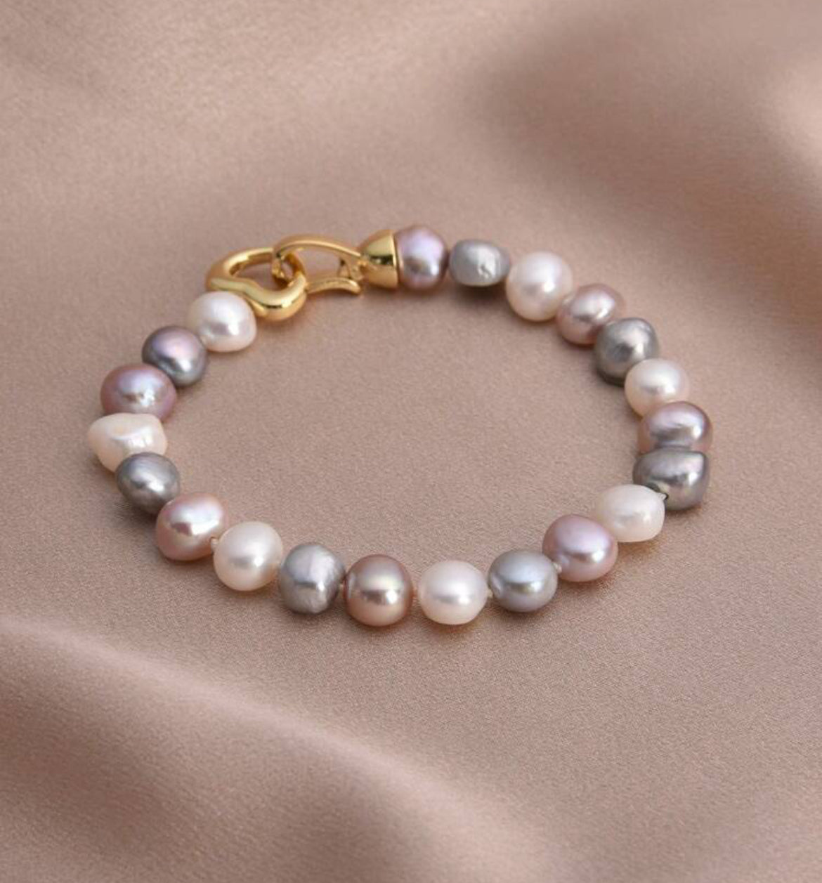 NATURAL PEARL BRACELET