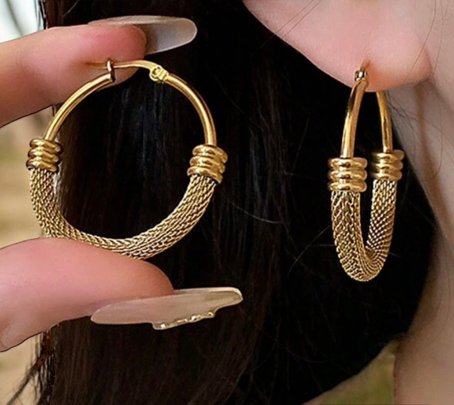 VINTAGE EARRINGS